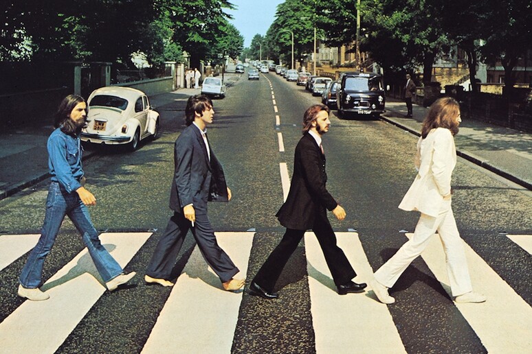 Beatles 55 anni dalla foto storica sulle strisce di Abbey Road