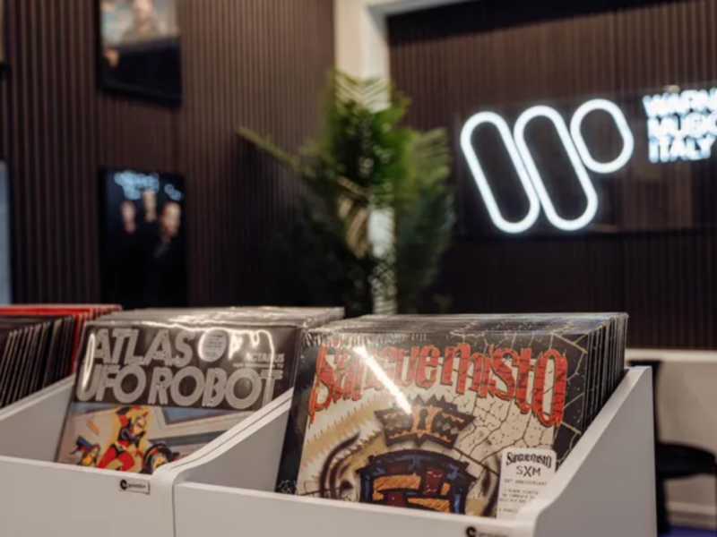 Sanremo 2025, apre Warner Music Store: incontri e bella musica